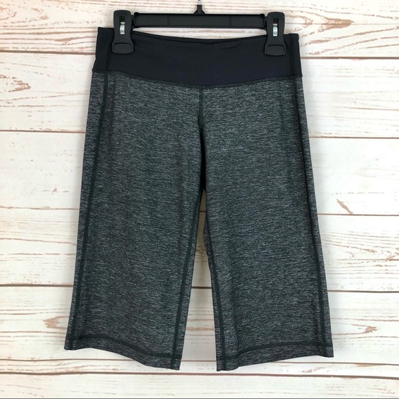 Lululemon Clam Digger II Heathered Deep Coal Crop Shorts - Picture 2 of 8
